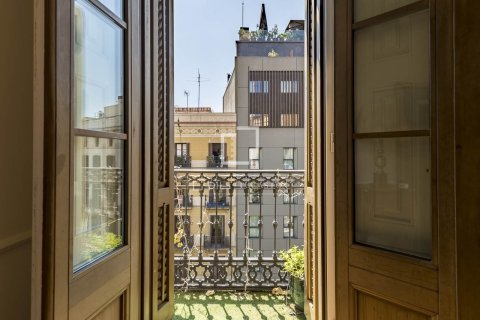 Huoneisto myytävänä Barcelona, Espanja, 4 makuuhuonetta, 190 m2 No. 192781 - kuva 22