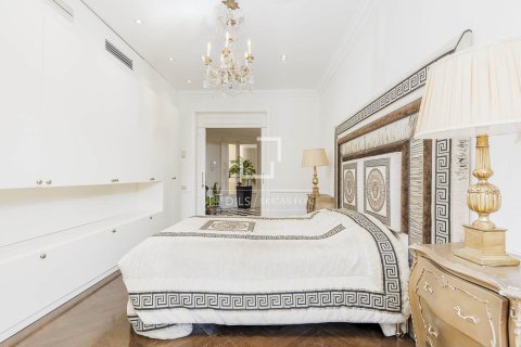 Huoneisto myytävänä Barcelona, Espanja, 4 makuuhuonetta, 190 m2 No. 192781 - kuva 21