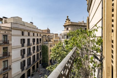 Huoneisto myytävänä Barcelona, Espanja, 4 makuuhuonetta, 190 m2 No. 192781 - kuva 30