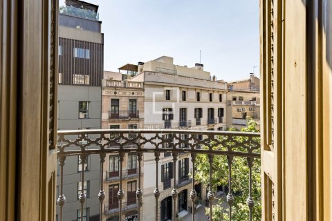 Huoneisto myytävänä Barcelona, Espanja, 4 makuuhuonetta, 190 m2 No. 192781 - kuva 24