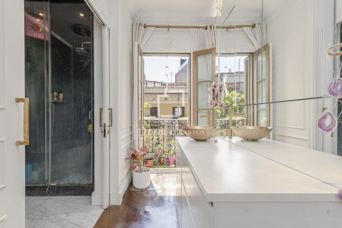 Huoneisto myytävänä Barcelona, Espanja, 4 makuuhuonetta, 190 m2 No. 192781 - kuva 29
