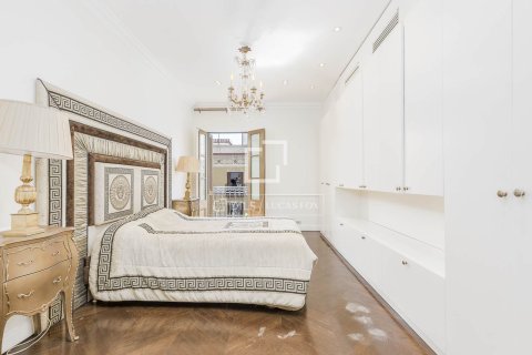 Huoneisto myytävänä Barcelona, Espanja, 4 makuuhuonetta, 190 m2 No. 192781 - kuva 18
