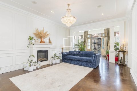 Huoneisto myytävänä Barcelona, Espanja, 4 makuuhuonetta, 190 m2 No. 192781 - kuva 4
