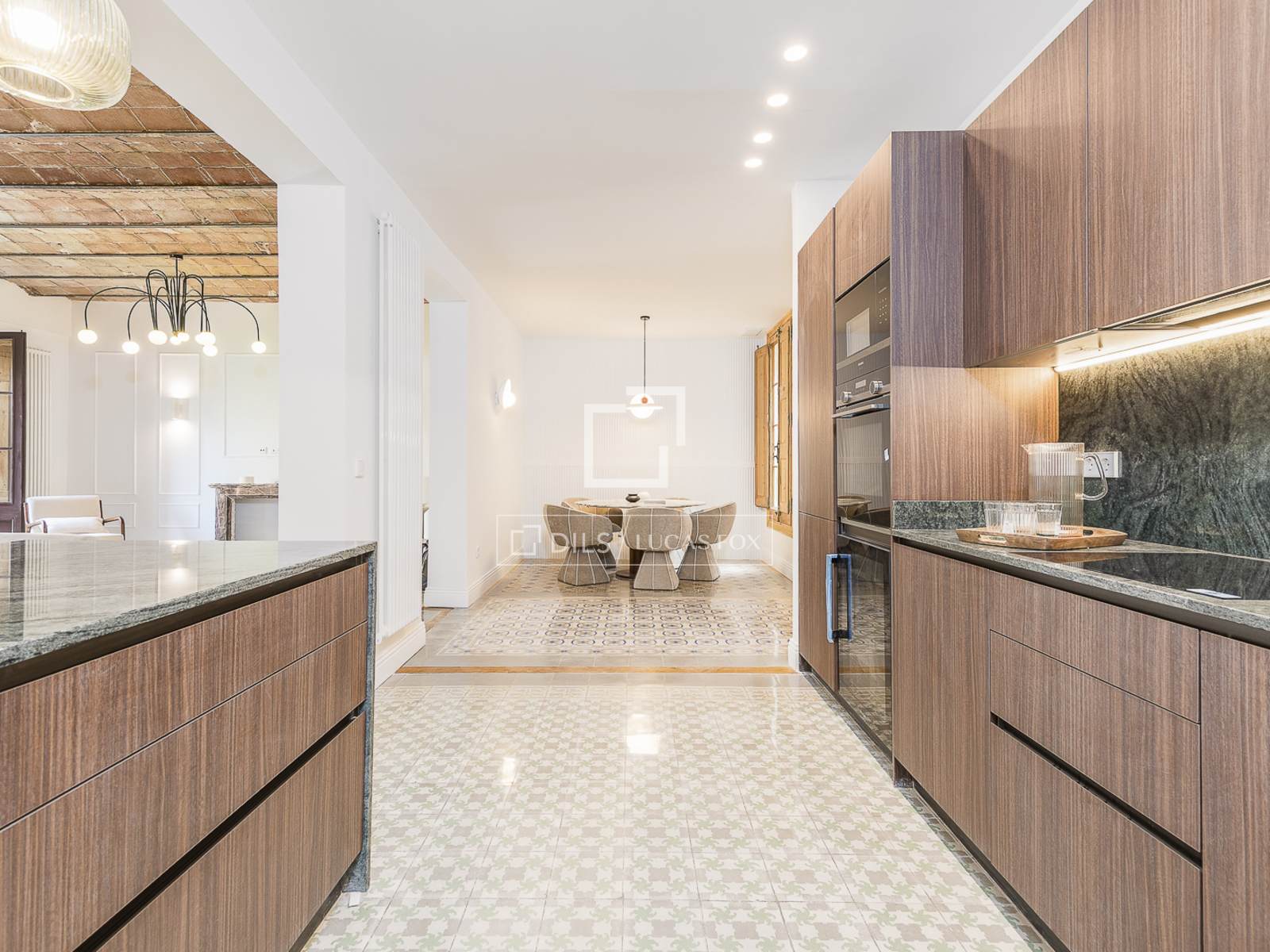 Apartment in Barcelona, Spain 4 bedrooms, 224 sq.m. No. 192784