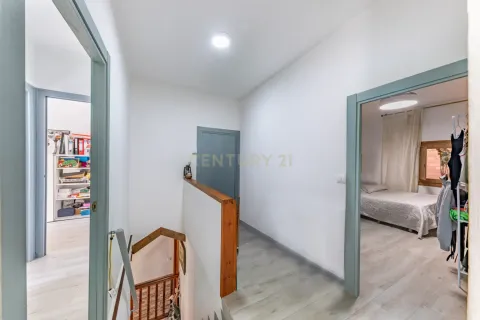 House à vendre à Santa Eulalia De Roncana, Barcelona, Espagne, 6 chambres, 202 m2 No. 166998 - photo 9