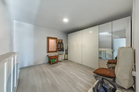 House à vendre à Santa Eulalia De Roncana, Barcelona, Espagne, 6 chambres, 202 m2 No. 166998 - photo 7