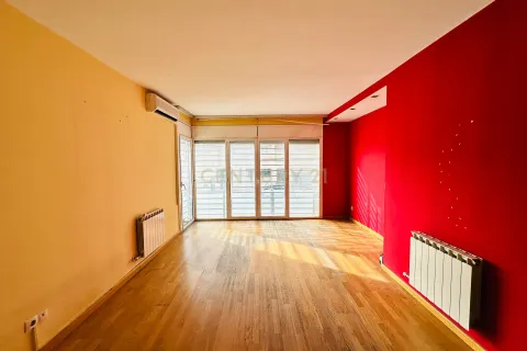 Huoneisto myytävänä Sabadell, Barcelona, Espanja, 4 makuuhuonetta, 103 m2 No. 167000 - kuva 2