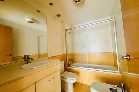 Huoneisto myytävänä Sabadell, Barcelona, Espanja, 4 makuuhuonetta, 103 m2 No. 167000 - kuva 25