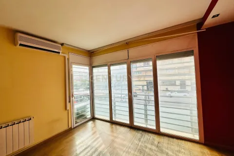 Huoneisto myytävänä Sabadell, Barcelona, Espanja, 4 makuuhuonetta, 103 m2 No. 167000 - kuva 7
