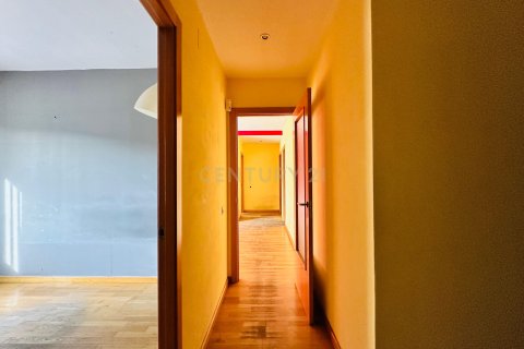 Huoneisto myytävänä Sabadell, Barcelona, Espanja, 4 makuuhuonetta, 103 m2 No. 167000 - kuva 26
