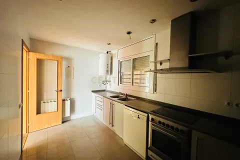 Huoneisto myytävänä Sabadell, Barcelona, Espanja, 4 makuuhuonetta, 103 m2 No. 167000 - kuva 13