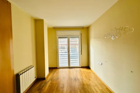 Huoneisto myytävänä Sabadell, Barcelona, Espanja, 4 makuuhuonetta, 103 m2 No. 167000 - kuva 20