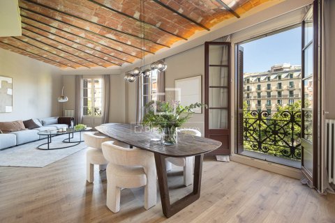Apartamento en Barcelona, España 4 dormitorios, 189 m2 No. 192528