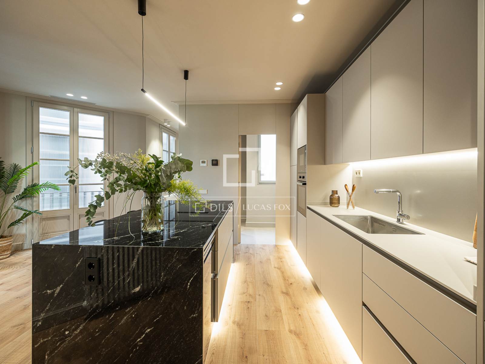 Apartament w Barcelona, Hiszpania 4 sypialnie, 189 mkw. nr 192528