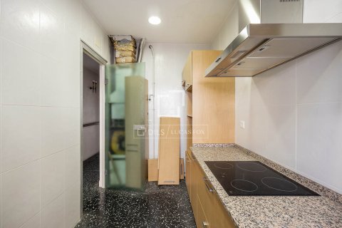 Apartment for sale in Barcelona, Spain 3 bedrooms, 145 sq.m. No. 192531 - photo 21