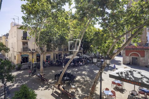 Apartment for sale in Barcelona, Spain 3 bedrooms, 145 sq.m. No. 192531 - photo 8