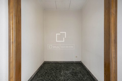 Apartment for sale in Barcelona, Spain 3 bedrooms, 145 sq.m. No. 192531 - photo 14