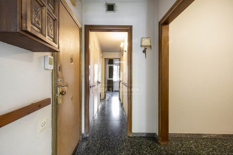 Apartment for sale in Barcelona, Spain 3 bedrooms, 145 sq.m. No. 192531 - photo 13
