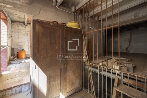 Apartment for sale in Barcelona, Spain 3 bedrooms, 145 sq.m. No. 192531 - photo 26