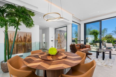 Продажа виллы в Эль Кампельо, Аликанте, Испания 4 спальни, 220м2 №135652 - фото 6