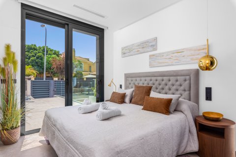 Продажа виллы в Эль Кампельо, Аликанте, Испания 4 спальни, 220м2 №135652 - фото 20