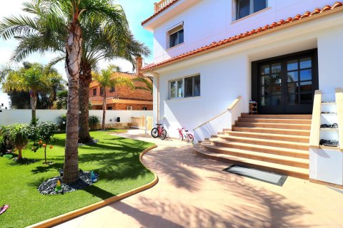 Villa pārdošanā Dehesa De Campoamor, Alicante, Spānijā 5 istabas, 250 m2 Nr. 135656 - attēls 3