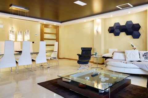 Apartamento en venta Torrevieja, Alicante, España 4 dormitorios, 185 m2 No. 135655 - foto 5