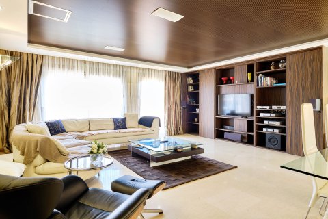 Apartamento en venta Torrevieja, Alicante, España 4 dormitorios, 185 m2 No. 135655 - foto 1