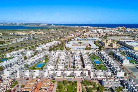 Villa à vendre à Torrevieja, Alicante, Espagne, 2 chambres, 78 m2 No. 142797 - photo 26