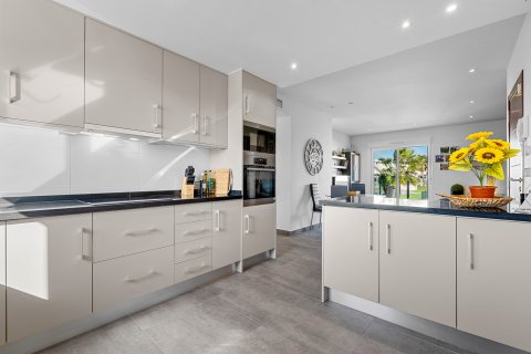 Villa à vendre à Torrevieja, Alicante, Espagne, 2 chambres, 78 m2 No. 142797 - photo 9