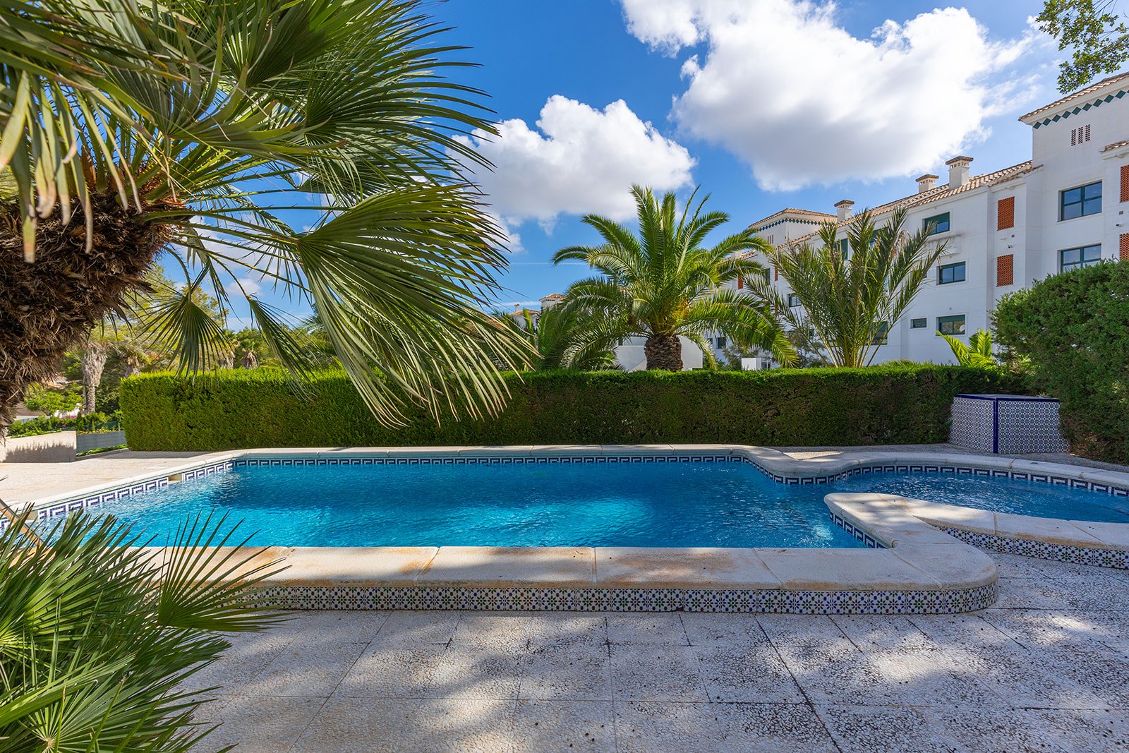 Villa a Alicante, Spagna 5 camere da letto, 366 mq. N° 142795