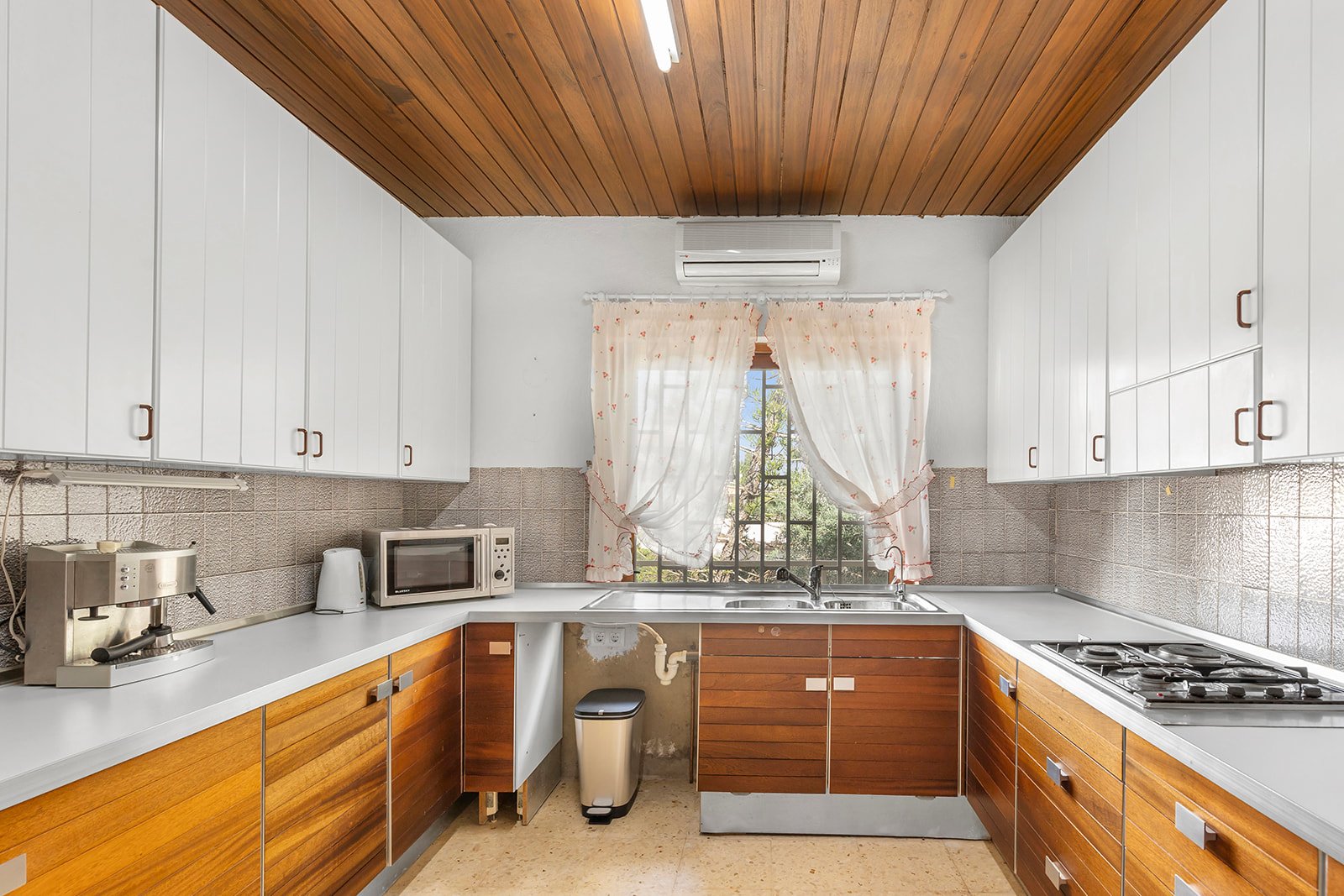 Villa a Alicante, Spagna 5 camere da letto, 366 mq. N° 142795