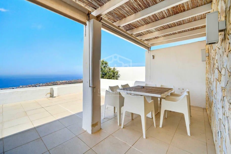 Villa in Adeje, Tenerife, Spain 5 bedrooms, 475 sq.m. No. 155842
