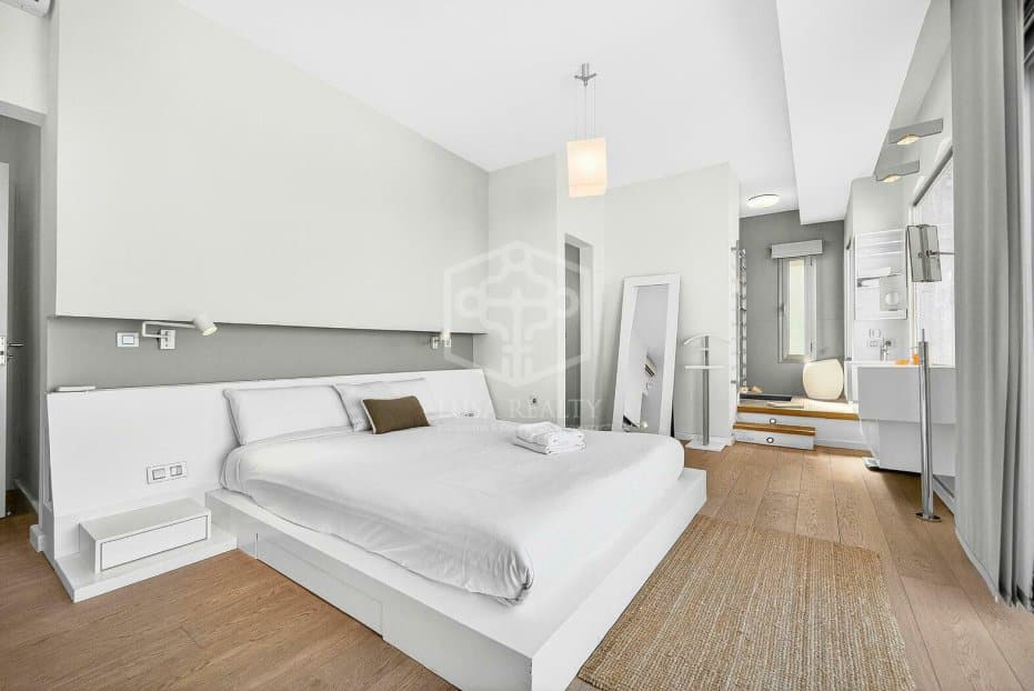 Villa in Adeje, Tenerife, Spain 5 bedrooms, 475 sq.m. No. 155842