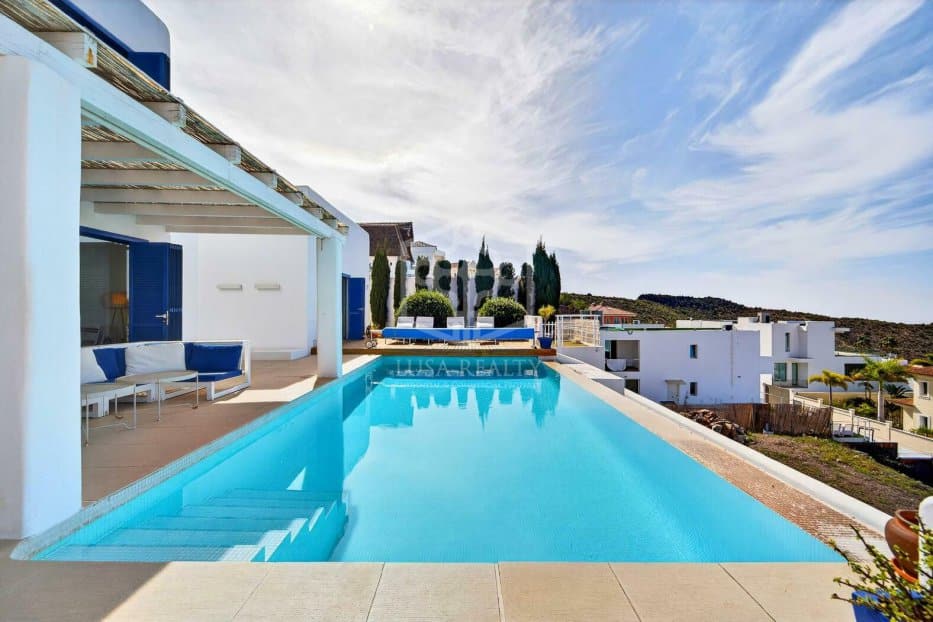 Villa in Adeje, Tenerife, Spain 5 bedrooms, 475 sq.m. No. 155842