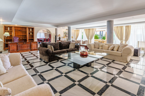 Продажа дома в Эстепона, Малага, Испания 9 спален, 735м2 №109500 - фото 6