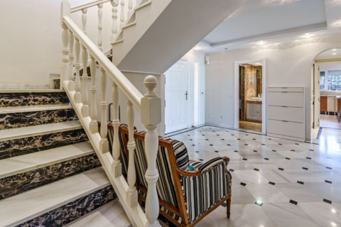 Продажа дома в Эстепона, Малага, Испания 9 спален, 735м2 №109500 - фото 5