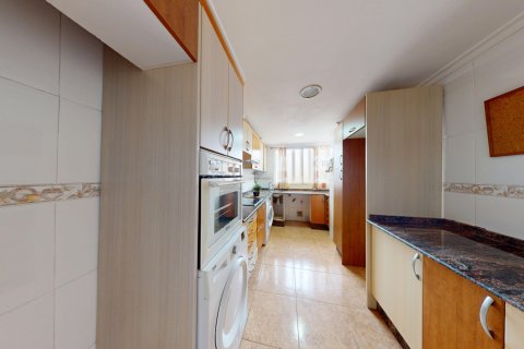 Huoneisto myytävänä Valencia, Espanja, 3 makuuhuonetta, 90 m2 No. 139025 - kuva 12
