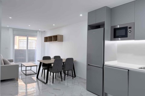 Lägenhet till salu i Torrevieja, Alicante, Spanien 2 sovrum, 78 kvm. Nr. 142921 - foto 9