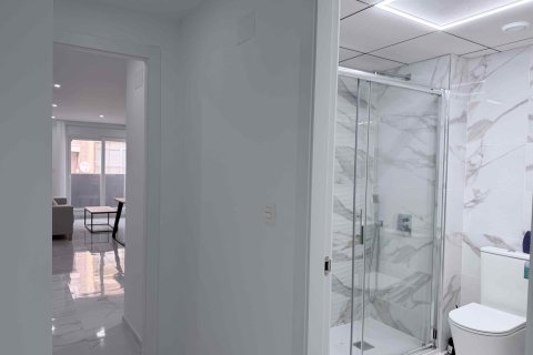 Lägenhet till salu i Torrevieja, Alicante, Spanien 2 sovrum, 78 kvm. Nr. 142921 - foto 7