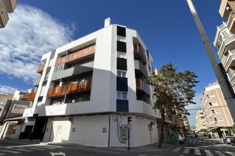 Lägenhet till salu i Torrevieja, Alicante, Spanien 2 sovrum, 78 kvm. Nr. 142921 - foto 3