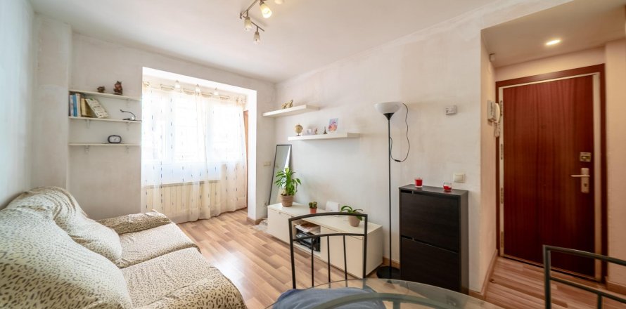 Huoneisto Madrid, Espanja 2 makuuhuonetta, 55 m2 No. 133081