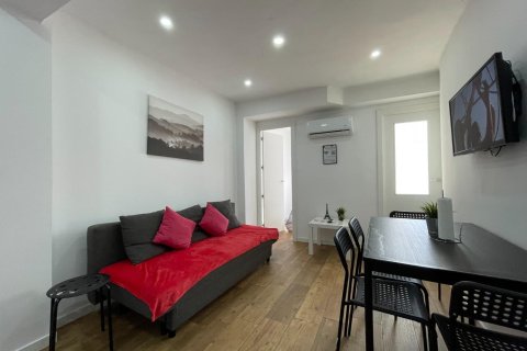 Apartment à vendre Madrid, Espagne, 3 chambres, 55 m2 No. 133078 - photo 1