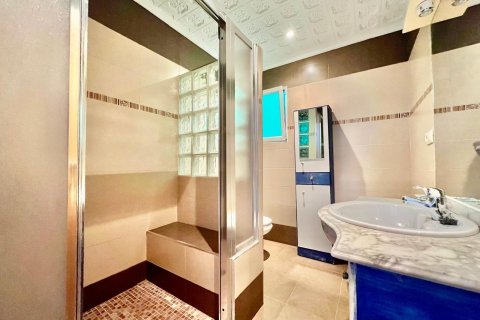 Penthouse for sale in Torrevieja, Alicante, Spain 3 bedrooms, 100 sq.m. No. 133076 - photo 29