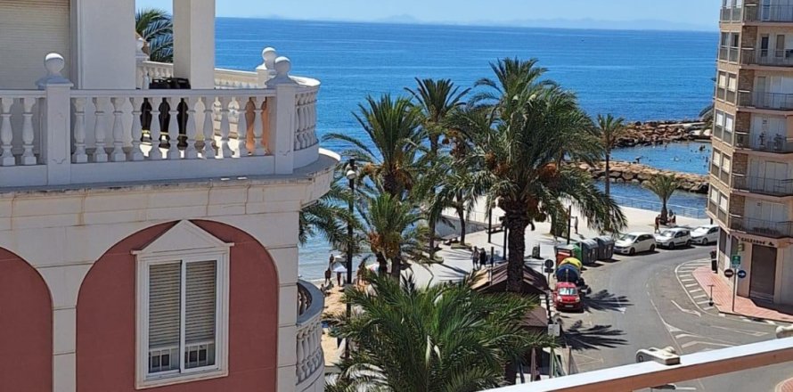 Apartment Torrevieja, Alicante, Spain 3 bedrooms, 100 sq.m. No. 133076