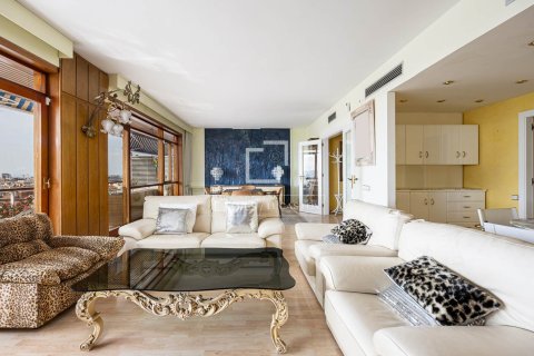 Dzīvoklis īrēšanai Barcelona, Spānijā 4 istabas, 206 m2 Nr. 168916 - attēls 2