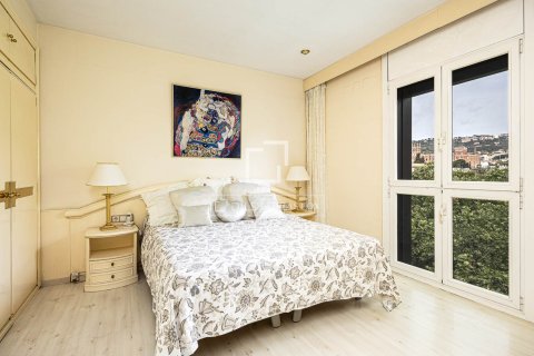 Dzīvoklis īrēšanai Barcelona, Spānijā 4 istabas, 206 m2 Nr. 168916 - attēls 17