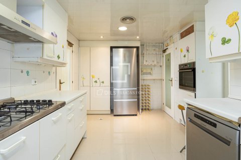 Dzīvoklis īrēšanai Barcelona, Spānijā 4 istabas, 206 m2 Nr. 168916 - attēls 13