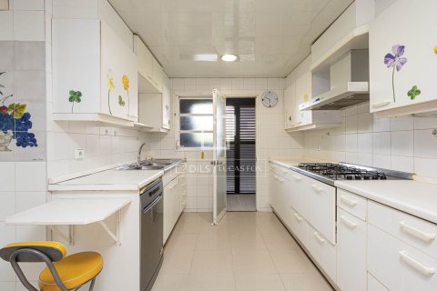 Dzīvoklis īrēšanai Barcelona, Spānijā 4 istabas, 206 m2 Nr. 168916 - attēls 12