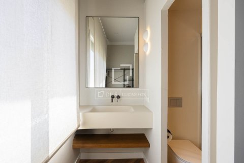 Apartment for rent in Barcelona, Spain 3 bedrooms, 201 sq.m. No. 168921 - photo 28